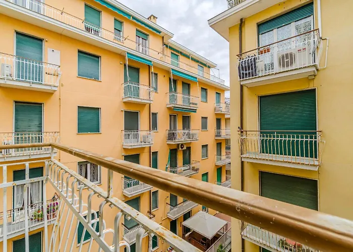 Guesthost - Bright Apartman